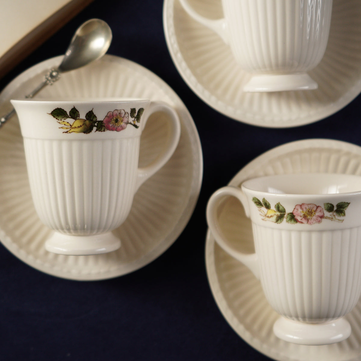 英國Wedgwood "荊棘薔薇"系列茶杯/咖啡杯組