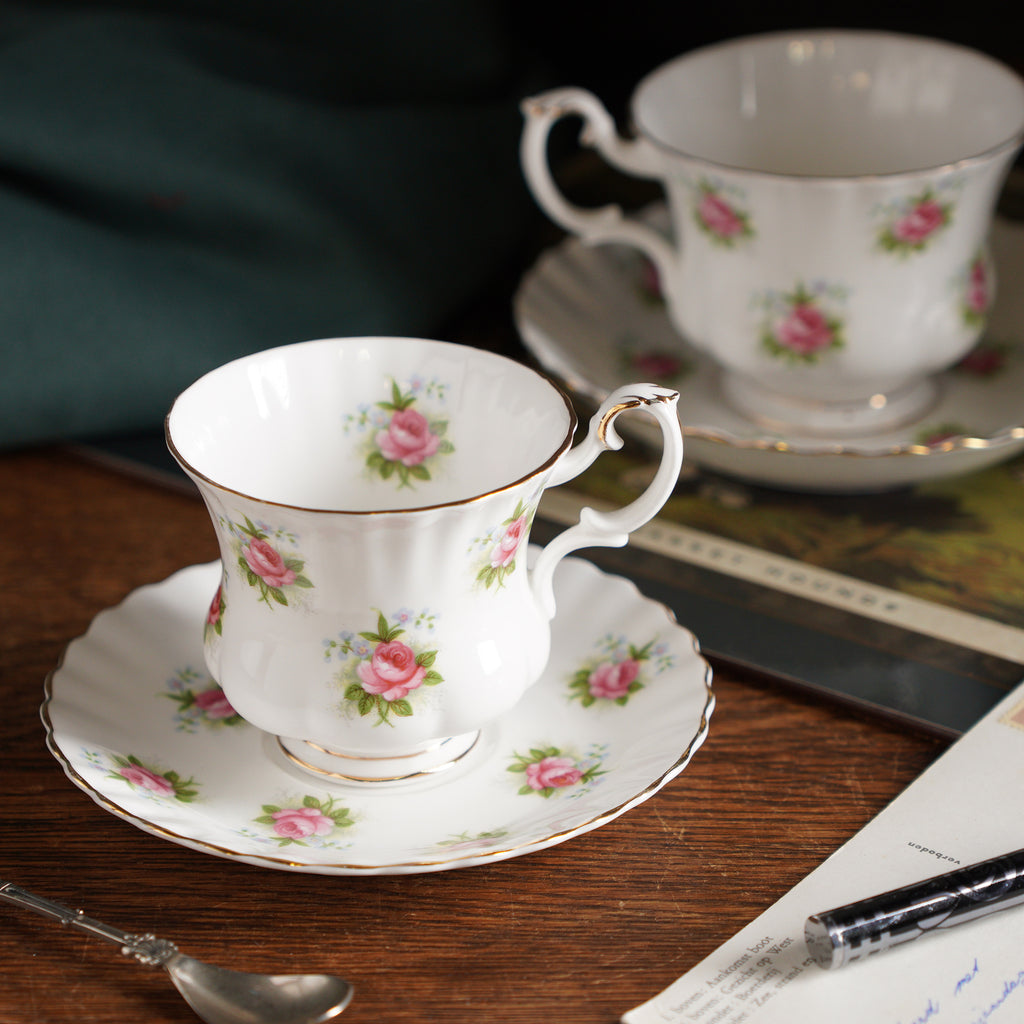 英國Royal Albert"勿忘我玫瑰"22k金His &amp; Hers骨瓷杯組
