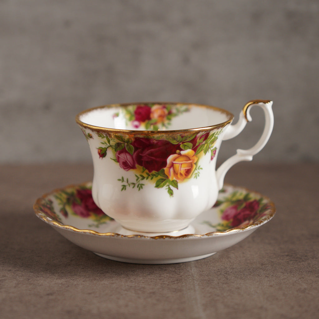 1960英國Royal Albert "鄉村玫瑰"22K金骨瓷杯組