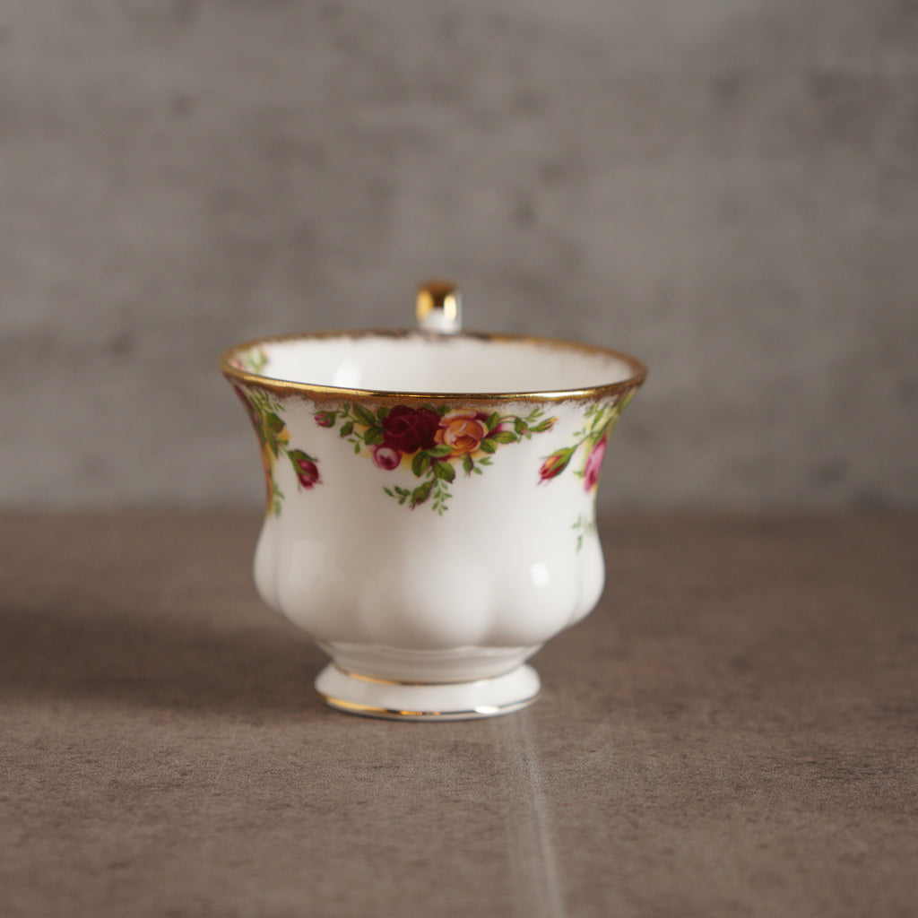 1960英國Royal Albert "鄉村玫瑰"22K金骨瓷杯組