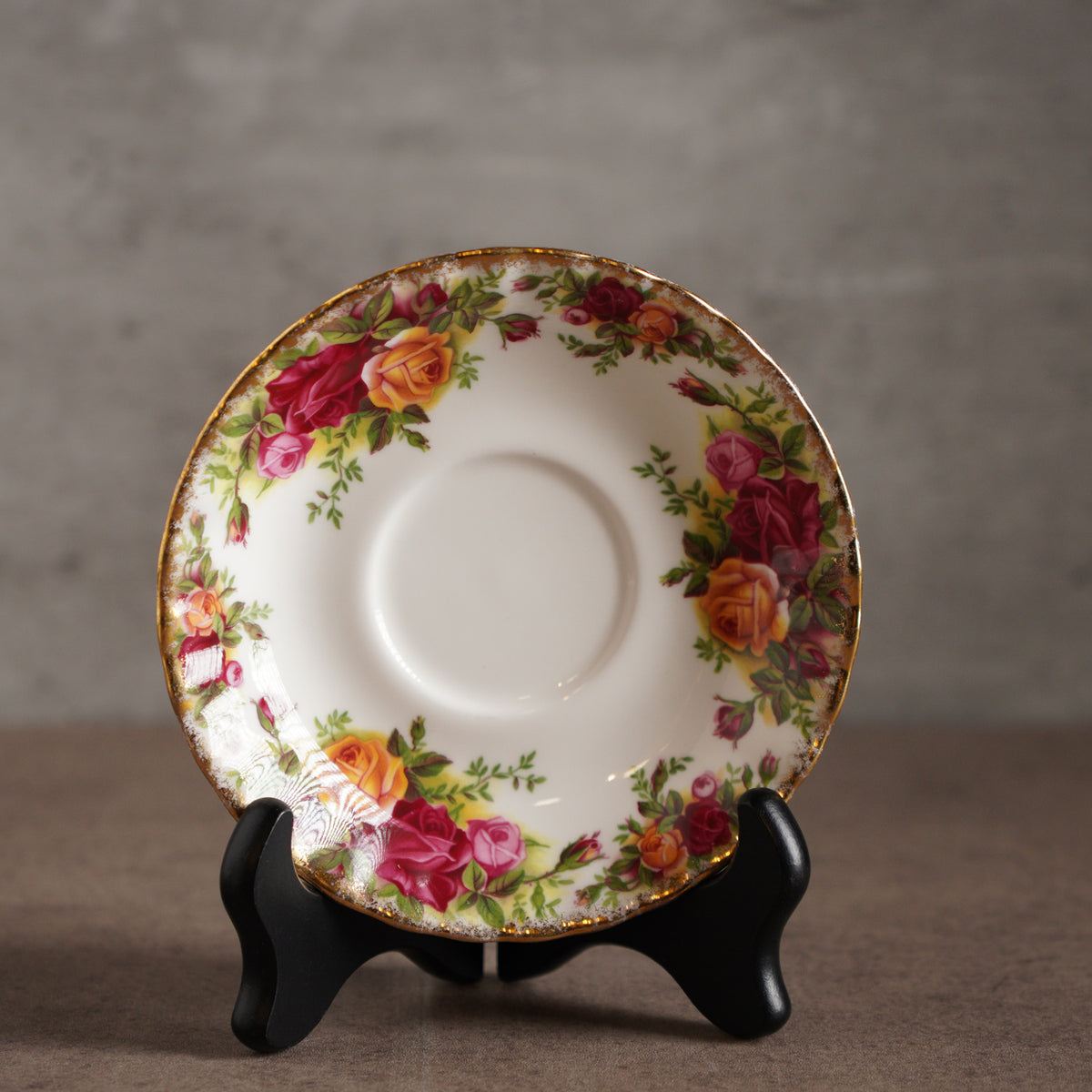 1960英國Royal Albert "鄉村玫瑰"22K金骨瓷杯組