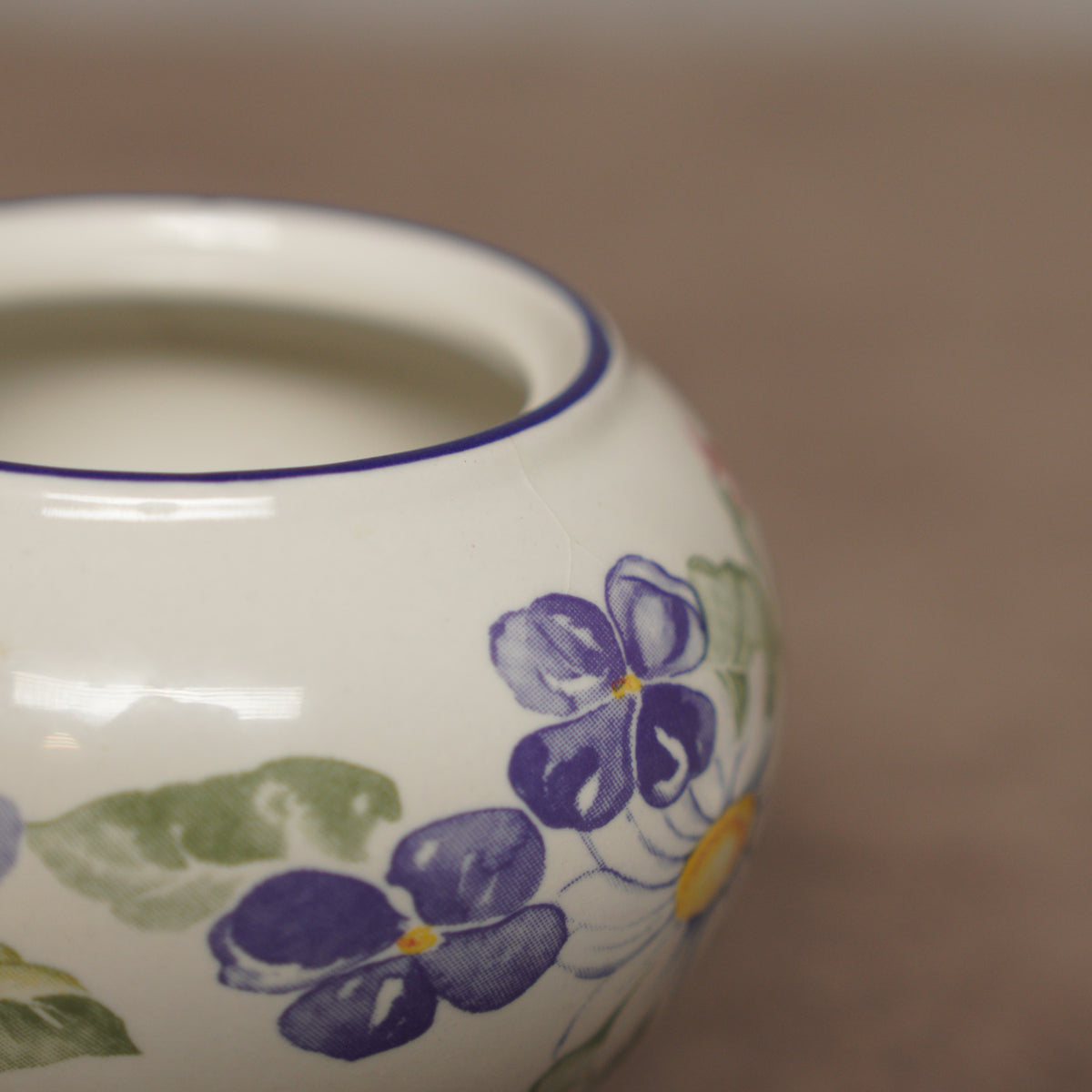 英國Staffordshire "Moselle"系列糖罐