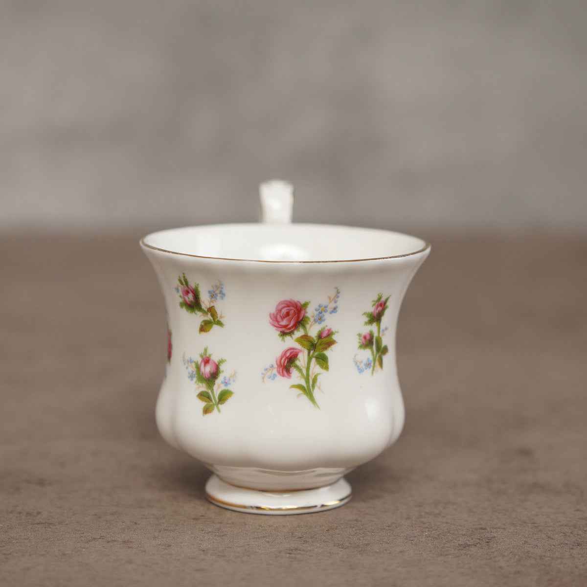 英國Royal Albert “Winsome”系列22k金骨瓷茶杯組