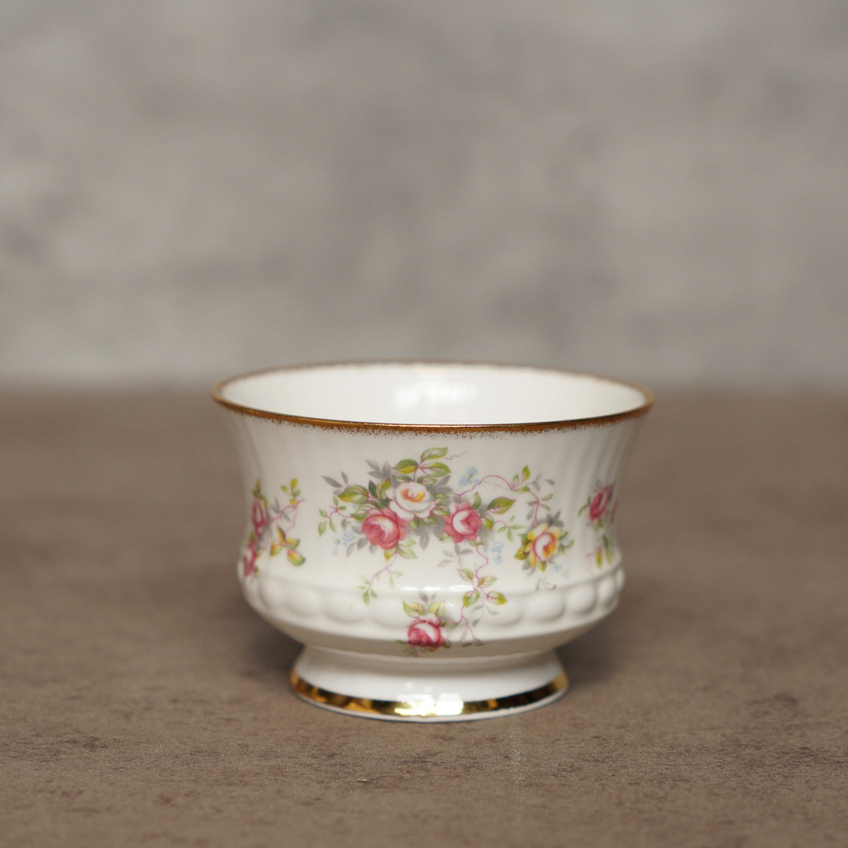 1960英國Elizabethan小玫瑰細骨瓷奶壺套組
