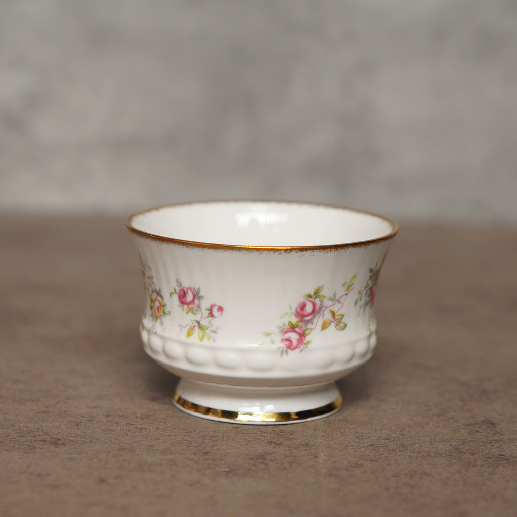 1960英國Elizabethan小玫瑰細骨瓷奶壺套組