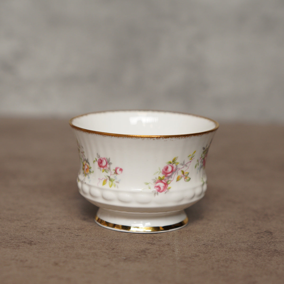 1960英國Elizabethan小玫瑰細骨瓷奶壺套組