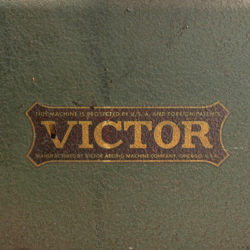 1931年美國Victor勝利牌500手搖加法計算機