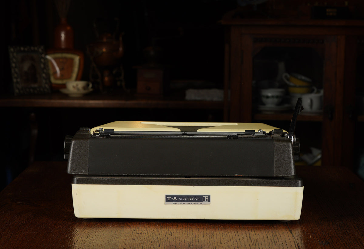 1970德國Triumph Gabriele 25攜帶型打字機