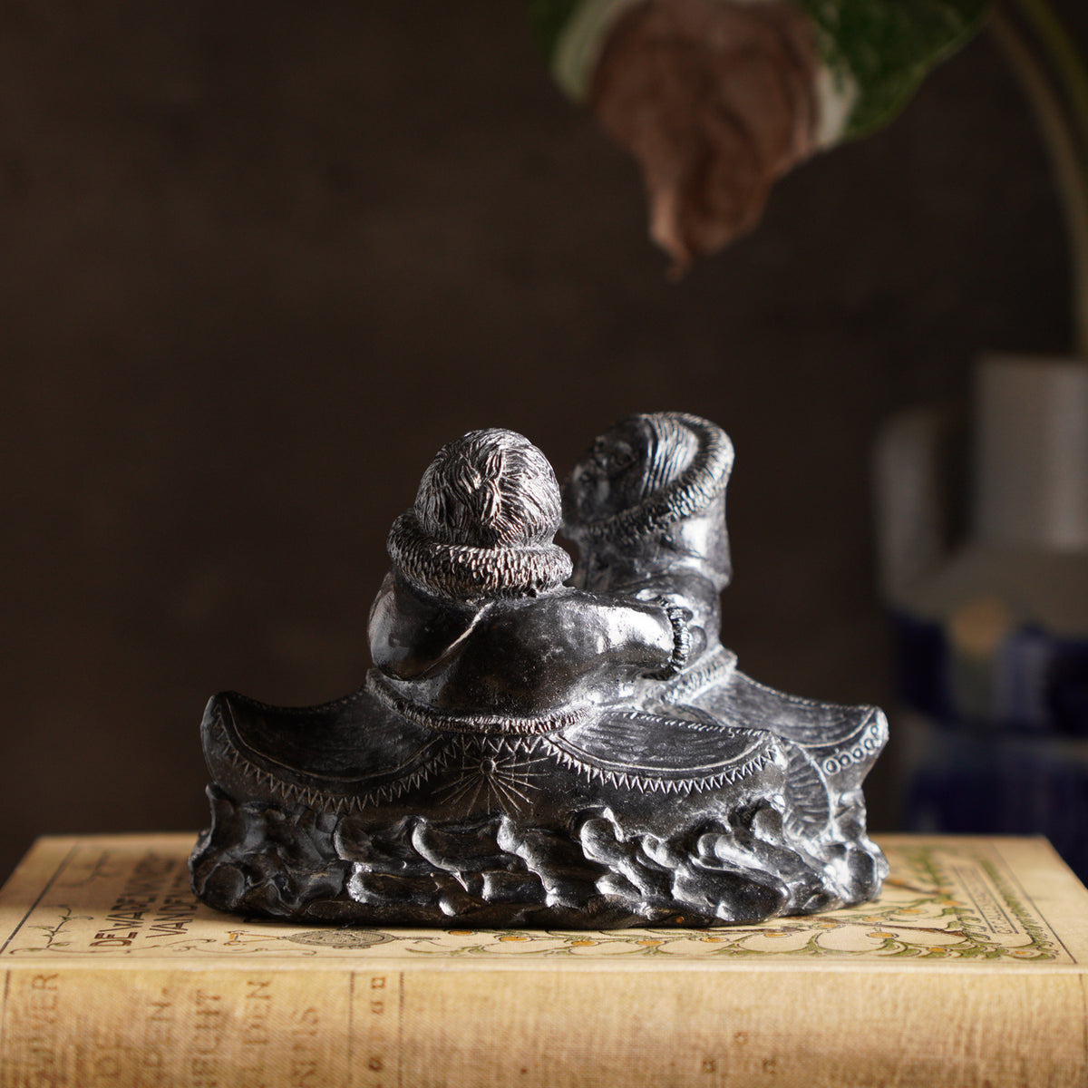 加拿大The Wolf Sculptures"因紐特兒童"手工擺飾