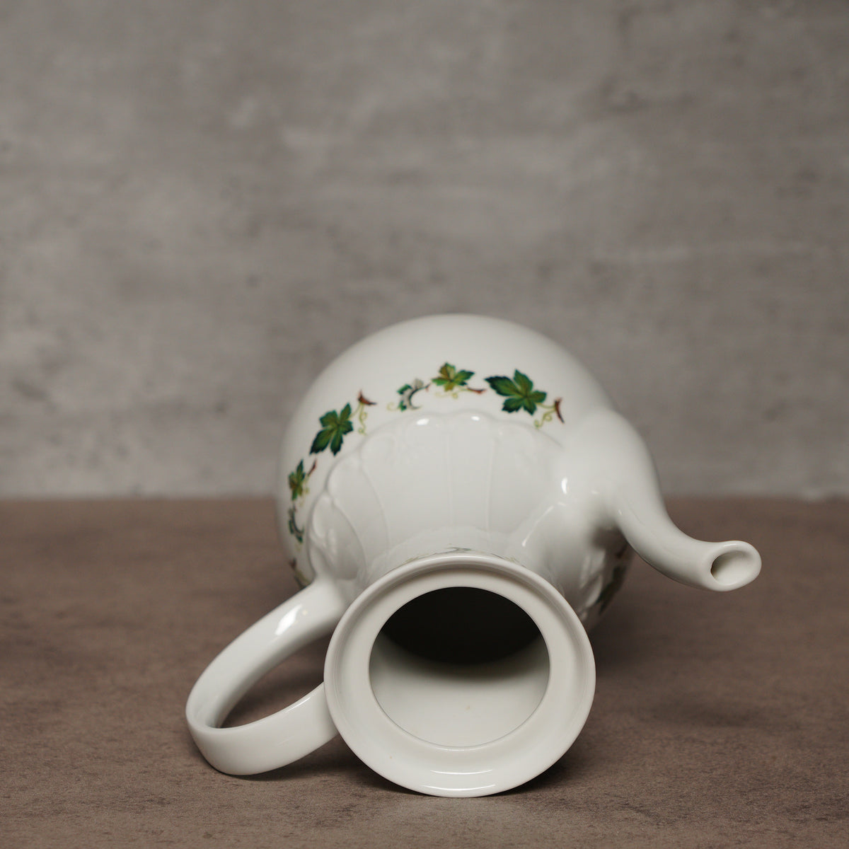 德國Bareuther"葡萄藤"浮雕茶壺/咖啡壺