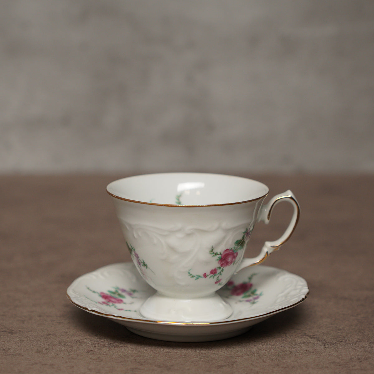 波蘭Wawel小玫瑰描金浮雕茶杯/咖啡杯組