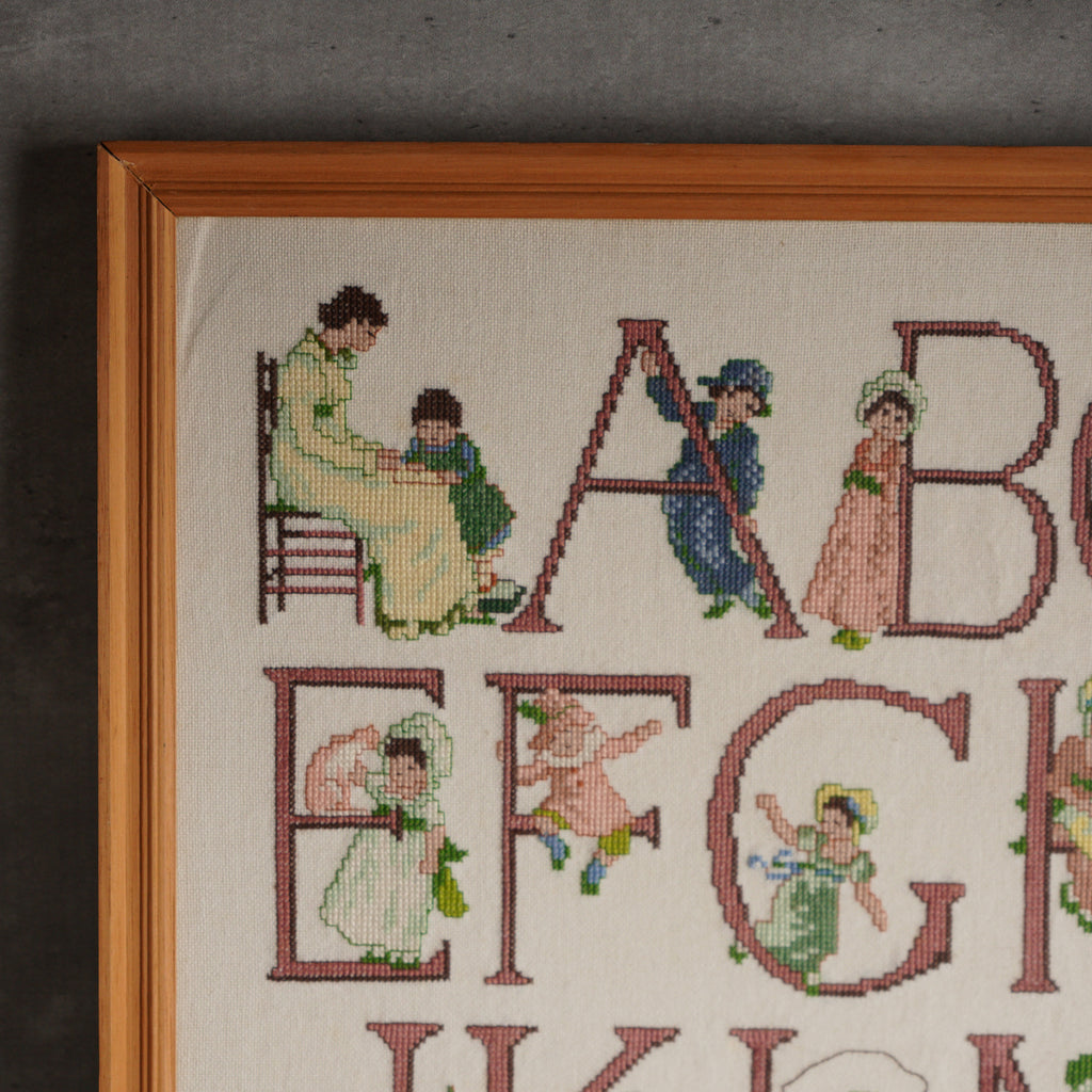 荷蘭英文字母手工刺繡掛畫
