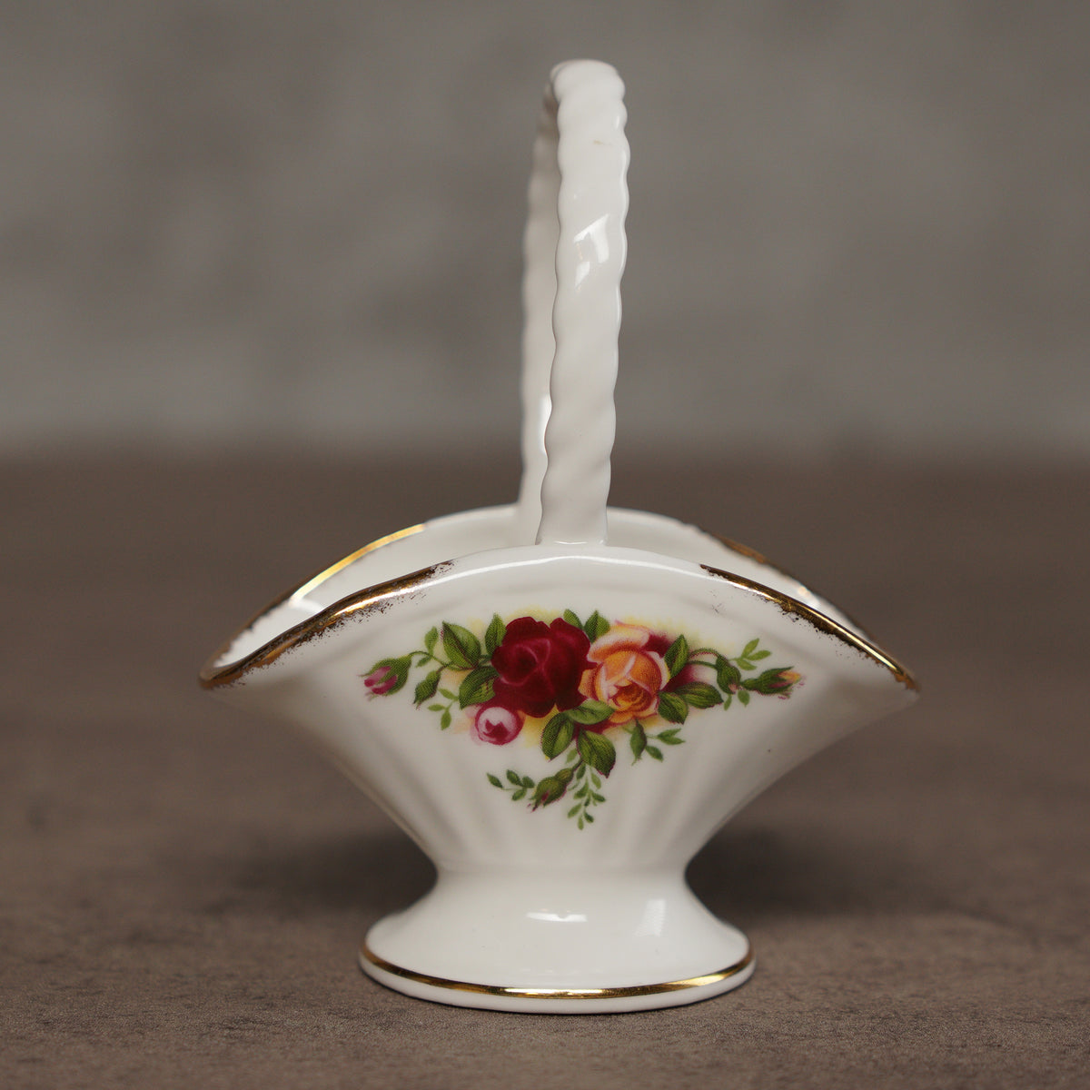 1980英國Royal Albert"鄉村玫瑰'骨瓷小提籃