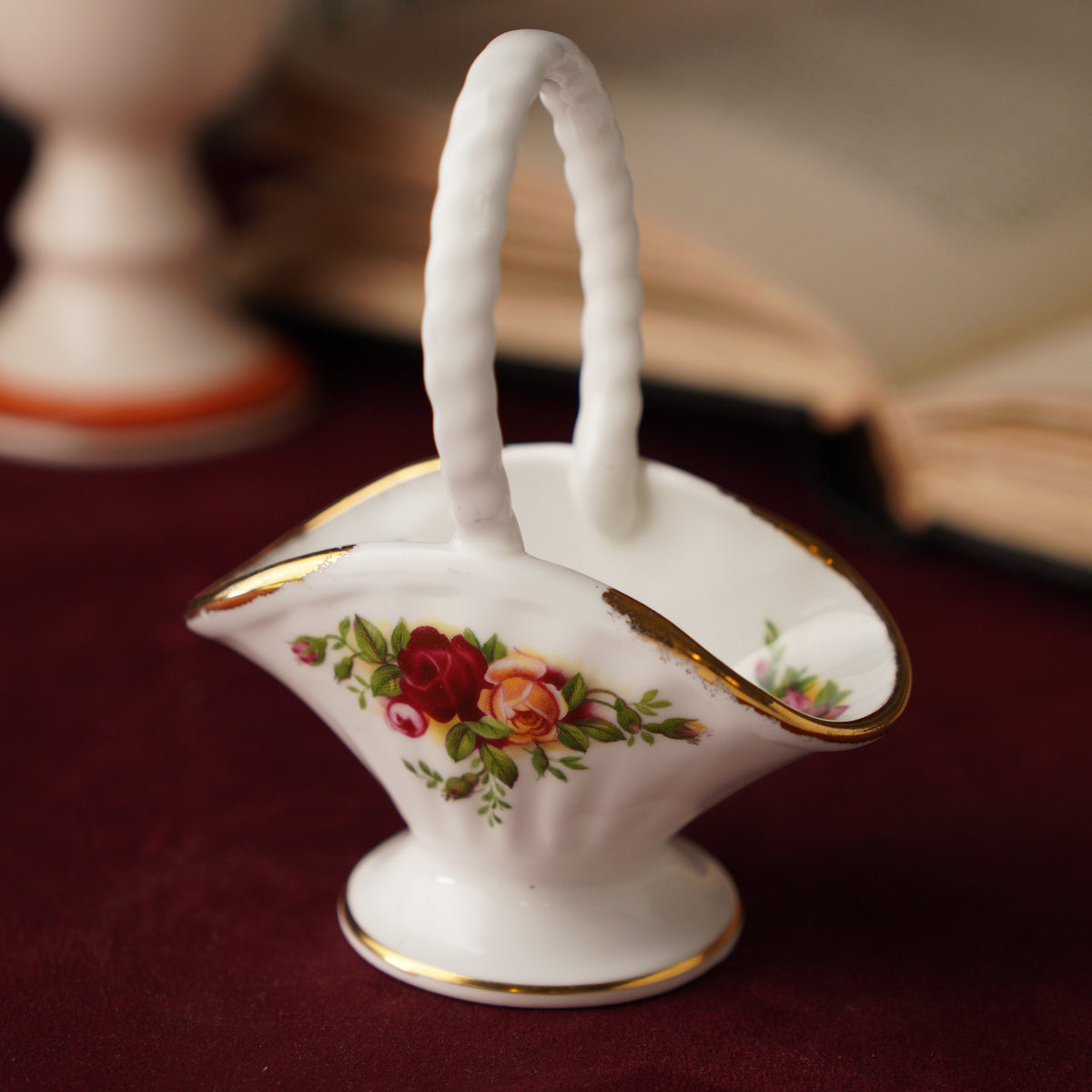 1980英國Royal Albert"鄉村玫瑰'骨瓷小提籃