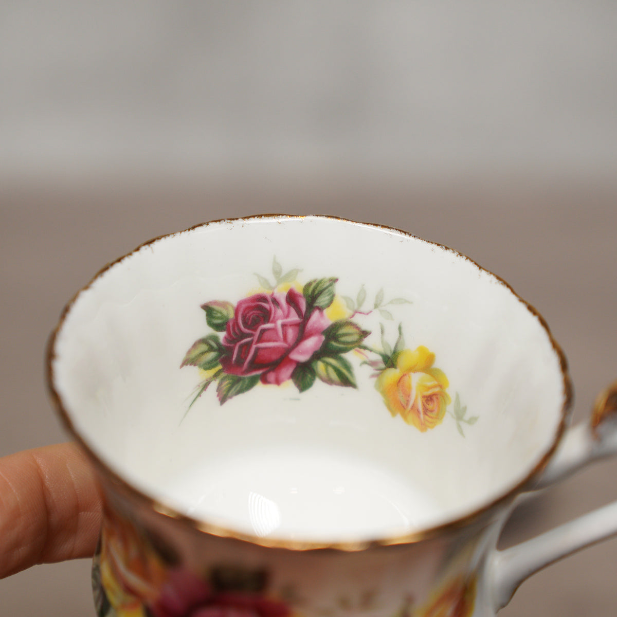 英國Paragon"雙色玫瑰"手工噴金細骨瓷杯組