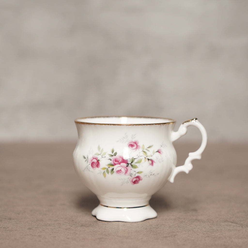 英國Elizabethan雙色玫瑰細骨瓷手工噴金杯組