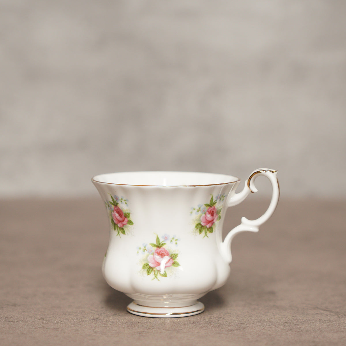 英國Royal Albert"勿忘我玫瑰"22k金His &amp; Hers骨瓷杯組