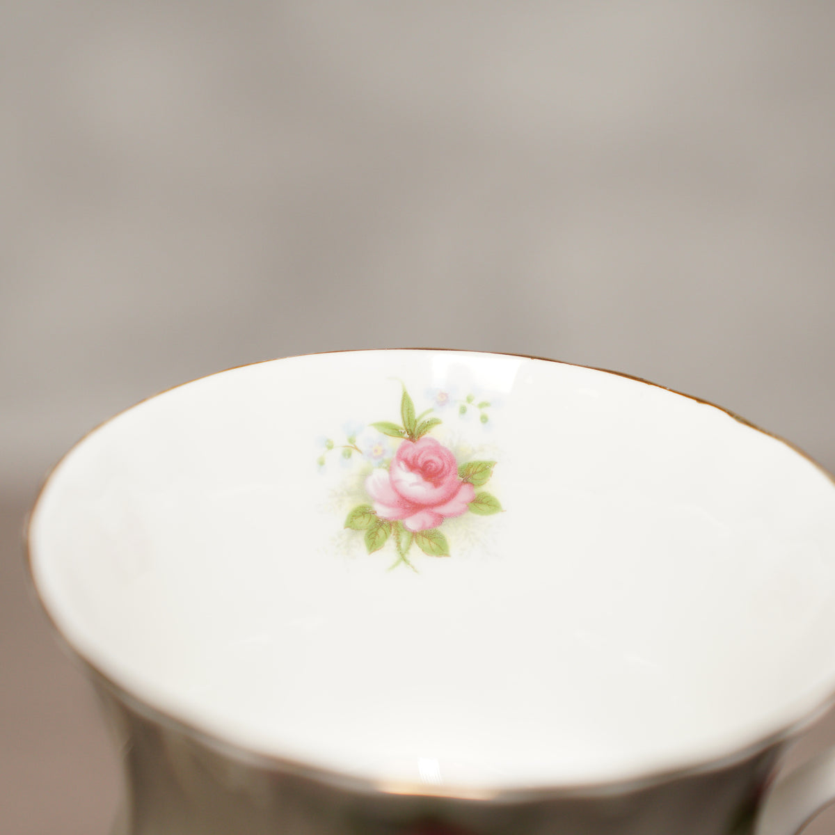 英國Royal Albert"勿忘我玫瑰"22k金His &amp; Hers骨瓷杯組