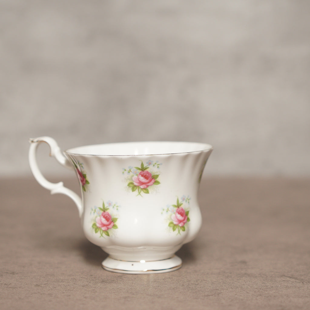 英國Royal Albert"勿忘我玫瑰"22k金His &amp; Hers骨瓷杯組