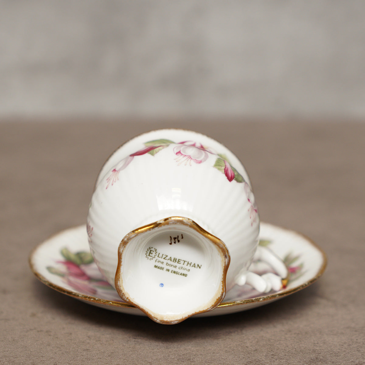 英國Elizabethan"吊鐘花"手工描金細骨瓷杯組