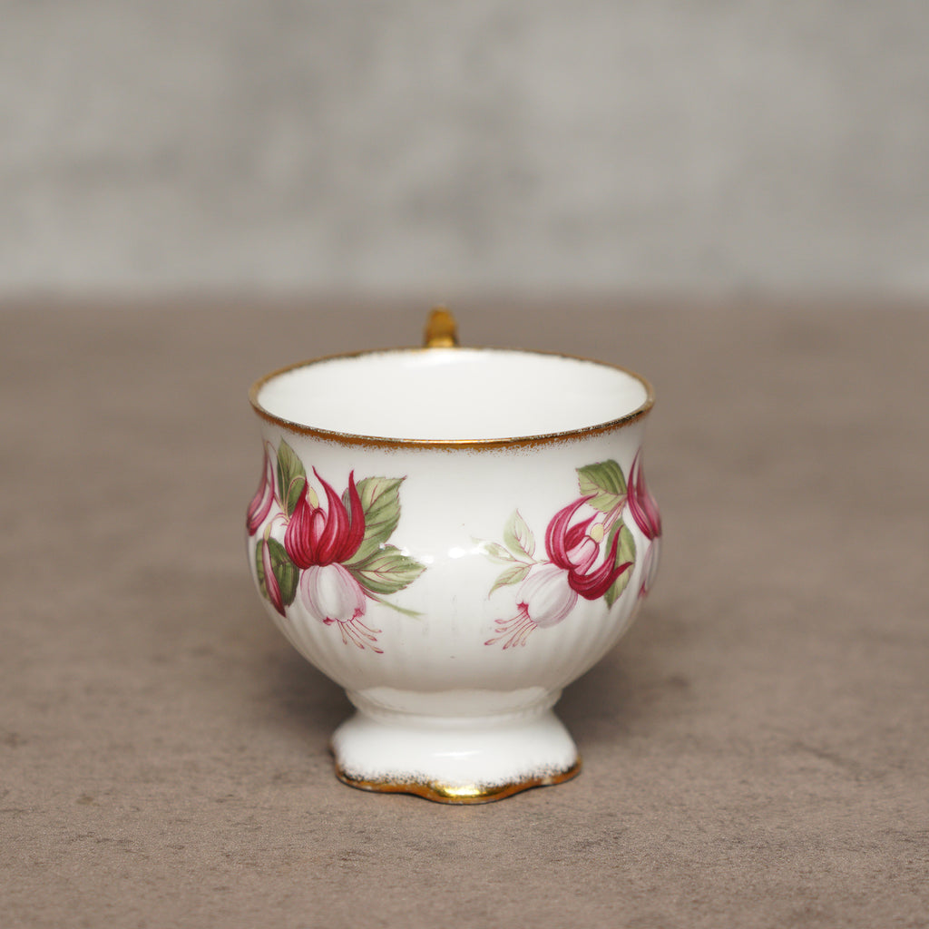 英國Elizabethan"吊鐘花"手工描金細骨瓷杯組