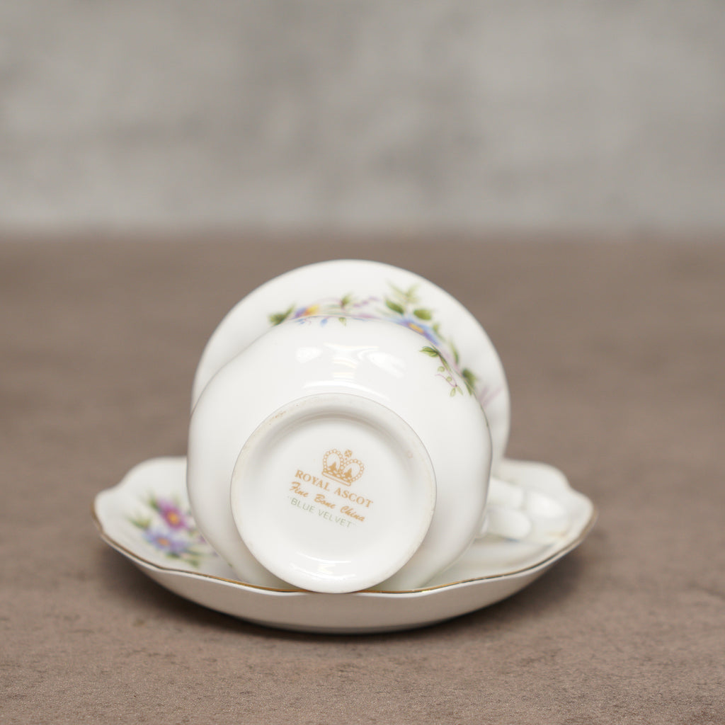 英國Royal Ascot "非洲紫羅蘭"描金細骨瓷杯組