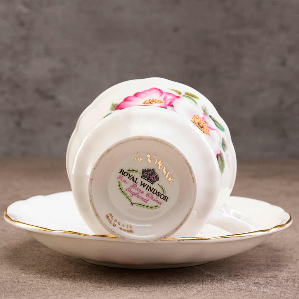 英國Royal Windsor"野玫瑰"細骨瓷茶杯組