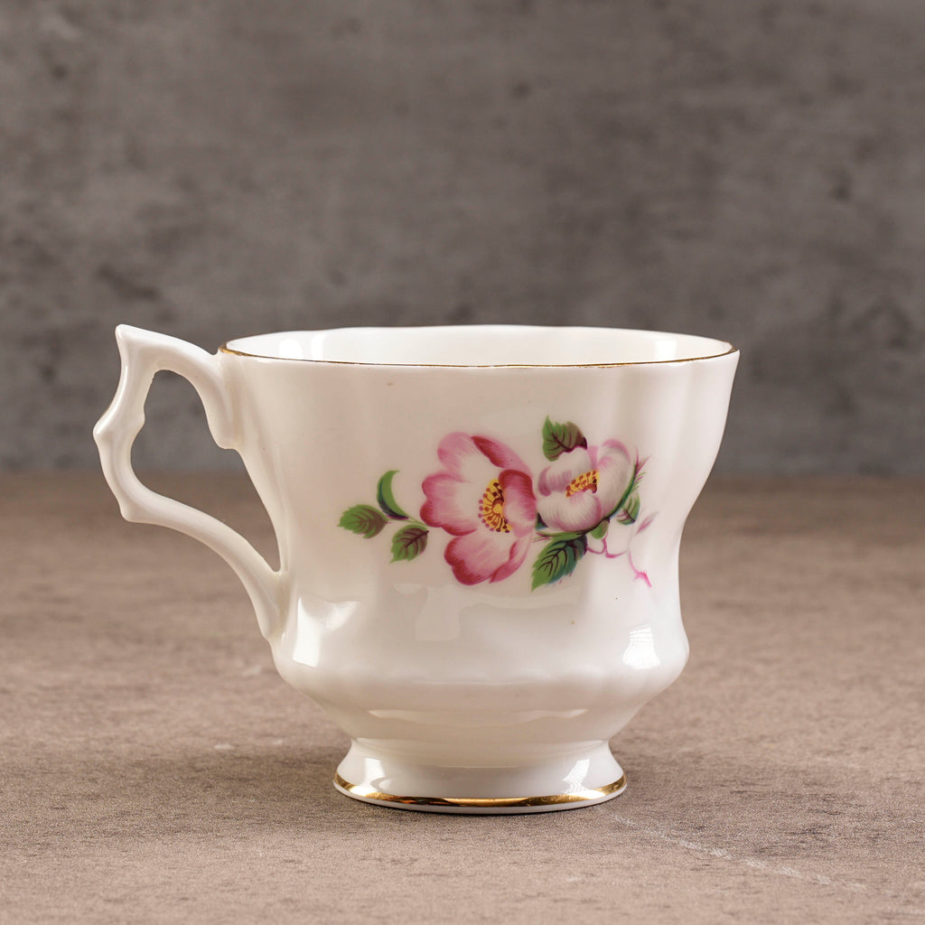 英國Royal Windsor"野玫瑰"細骨瓷茶杯組